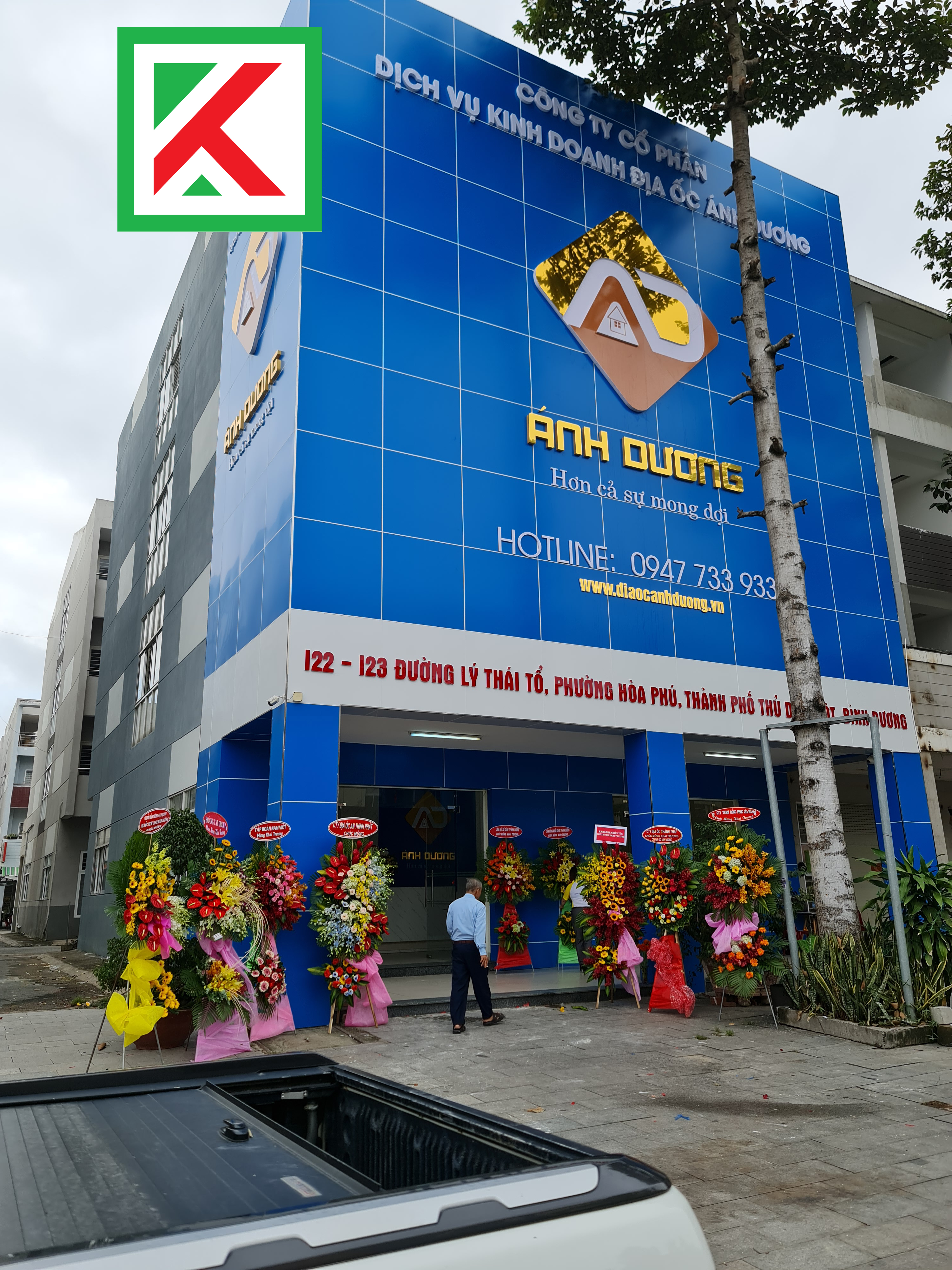 Thi công bảng hiệu chữ nổi Mica uy tín giá tốt 1